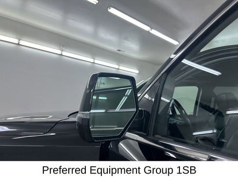 Used 2018 Cadillac Escalade ESV Luxury AWD/4WD image 16