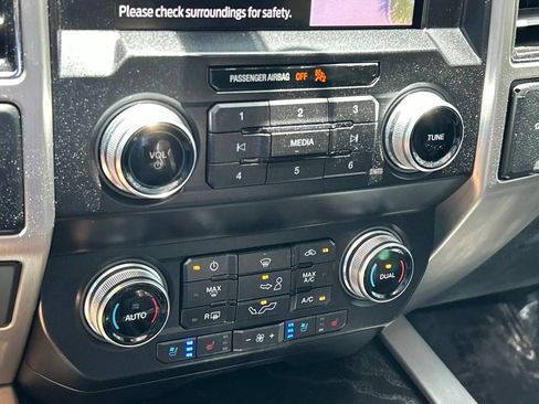 Used 2019 Ford F150 Platinum w/ Equipment Group 701A Luxury AWD/4WD image 37