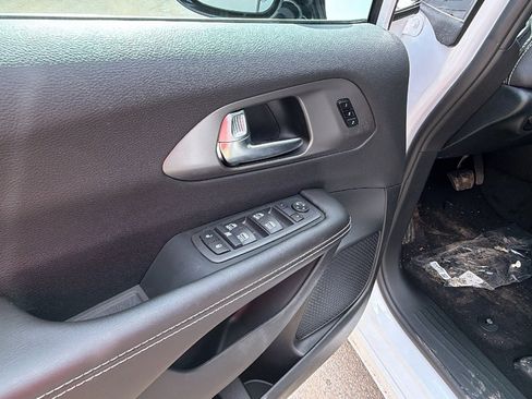 New 2026 Chrysler Pacifica Select image 15