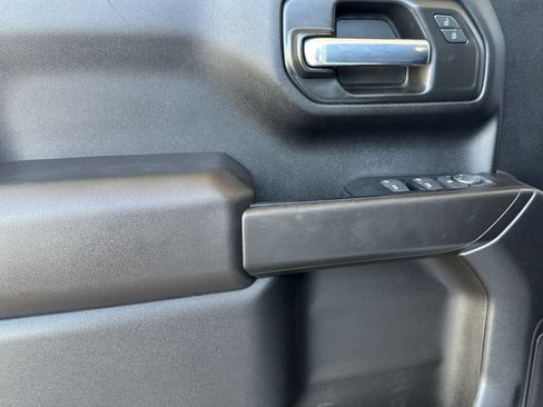 Used 2022 Chevrolet Silverado 1500 Custom Trail Boss AWD/4WD image 11
