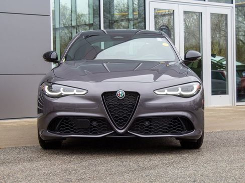 New 2025 Alfa Romeo Giulia AWD w/ Veloce Package AWD image 2