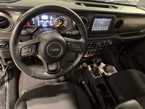 Used 2018 Jeep Wrangler Sport S image 5