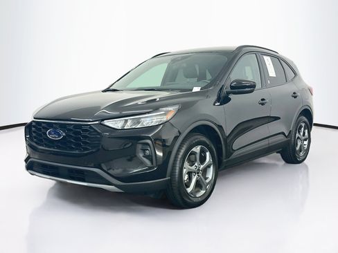 Used 2025 Ford Escape ST-Line Select AWD/4WD image 3