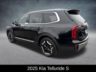 Used 2025 Kia Telluride S video 3