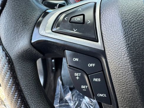 Used 2018 Ford Fusion SE w/ Fusion SE Technology Package FWD image 15