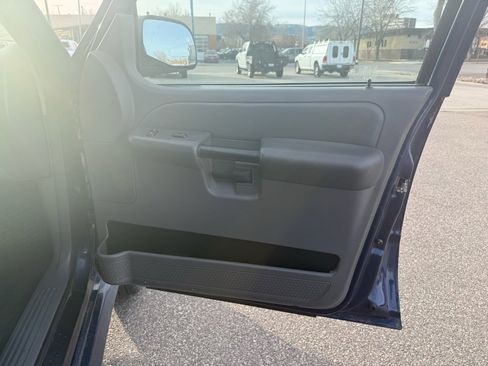Used 2004 Ford Explorer Sport Trac XLT image 17