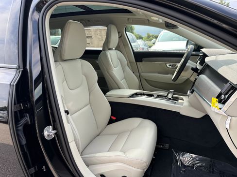 New 2025 Volvo V90 B6 Cross Country Plus w/ Protection Package Premier image 8