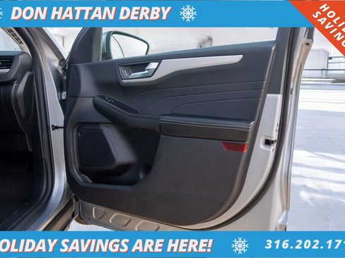 Used 2022 Ford Escape SEL image 22