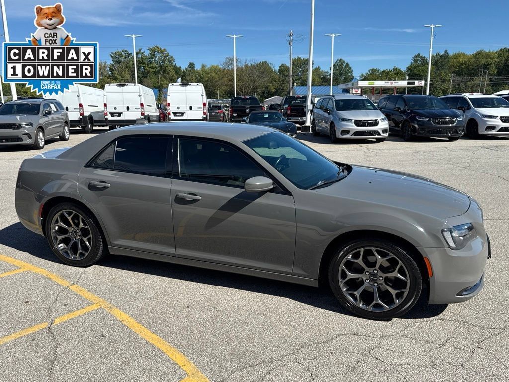 Used 2018 Chrysler 300 S RWD image 4