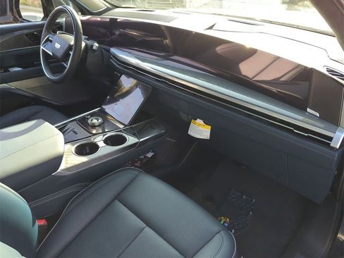 Used 2025 Cadillac Escalade IQ Sport 2 w/ LPO, Premium Carpet Package image 33