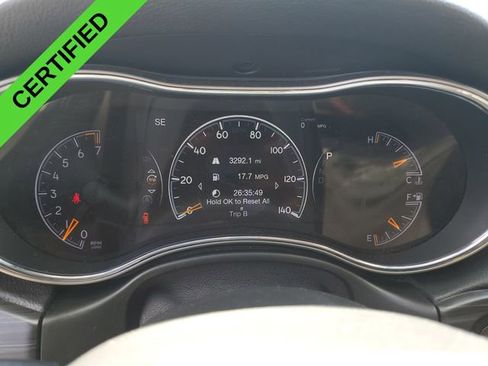 Used 2022 Jeep Grand Cherokee Limited image 13