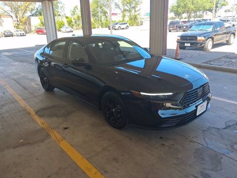 Used 2025 Honda Accord SE image 6