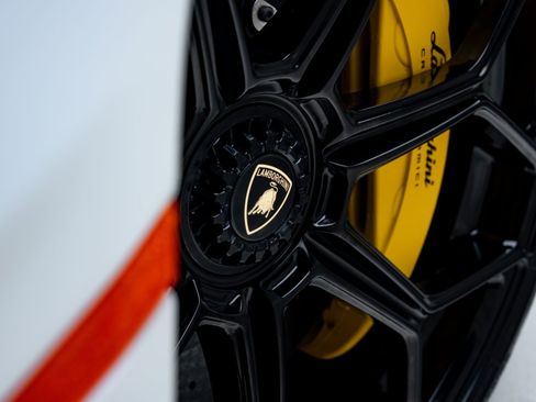 Used 2021 Lamborghini Aventador SVJ AWD/4WD image 39