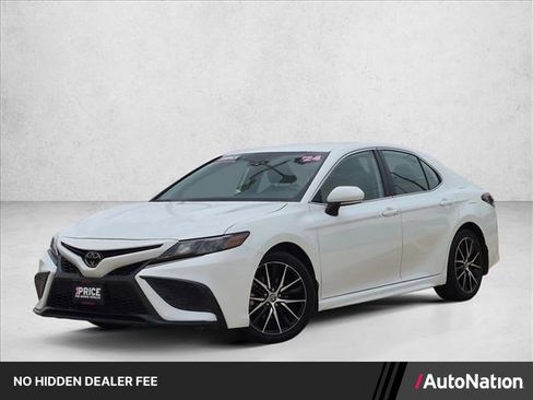 Used 2024 Toyota Camry SE FWD image 1