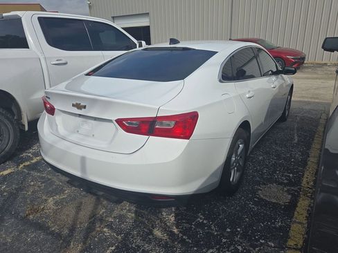Used 2023 Chevrolet Malibu LS FWD image 2