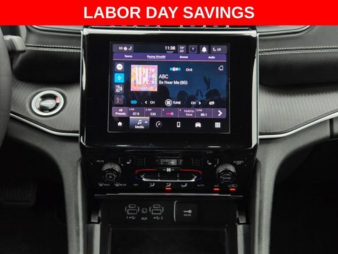 Used 2025 Jeep Grand Cherokee L Laredo RWD image 17