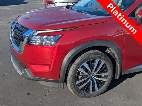 Used 2025 Nissan Pathfinder Platinum w/ Cargo Package image 8