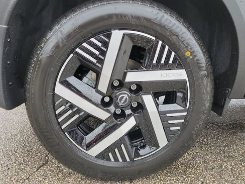 New 2026 Nissan Kicks SV image 9