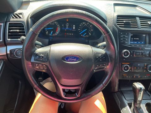 Used 2016 Ford Explorer XLT AWD/4WD image 17
