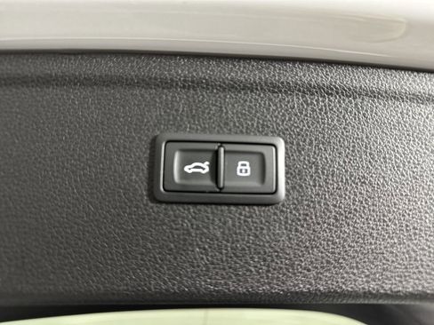 Used 2023 Audi Q5 2.0T Premium w/ Convenience Package image 36