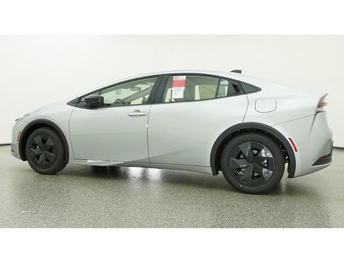 New 2026 Toyota Prius LE FWD image 20
