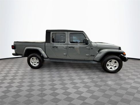 Used 2022 Jeep Gladiator Sport image 5