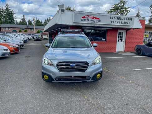 Used 2017 Subaru Outback 2.5i Limited AWD/4WD image 6