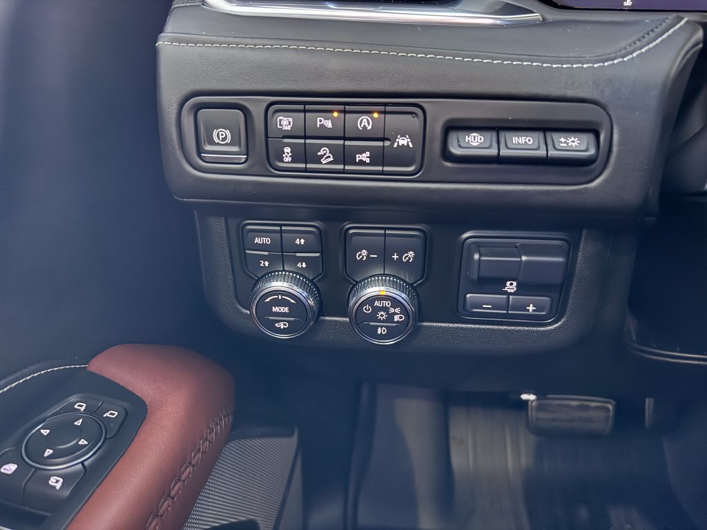 Certified 2023 GMC Yukon Denali Ultimate AWD/4WD image 29