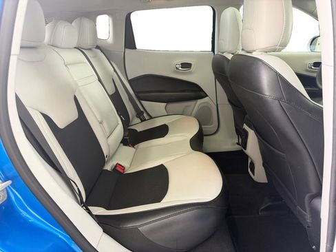 Used 2019 Jeep Compass Latitude w/ Popular Equipment Group FWD image 18