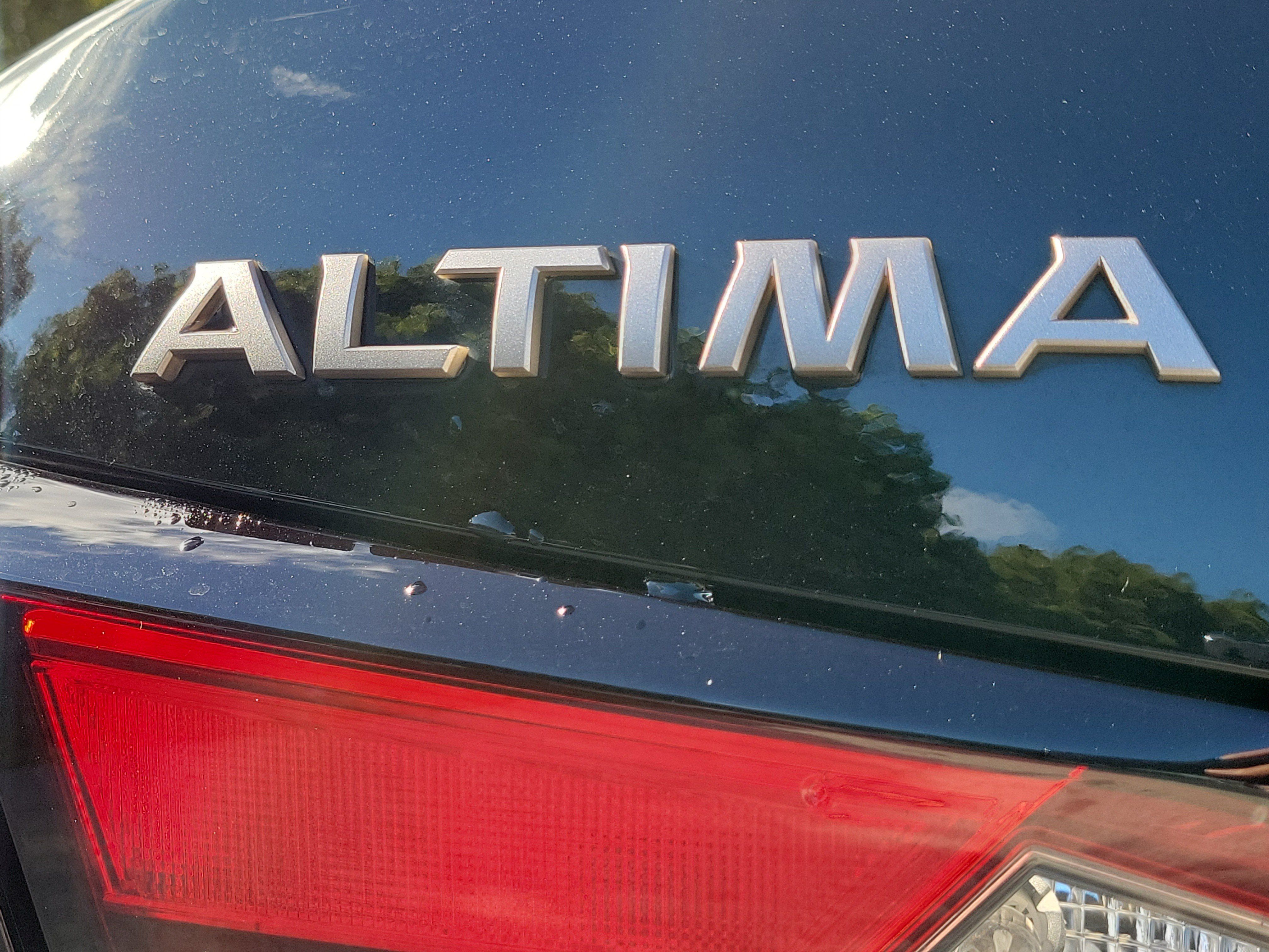 Used 2024 Nissan Altima 2.5 SR FWD image 32