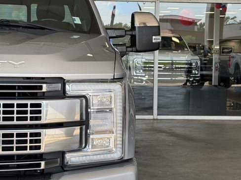 Used 2018 Ford F350 Platinum w/ Platinum Ultimate Package AWD/4WD image 11