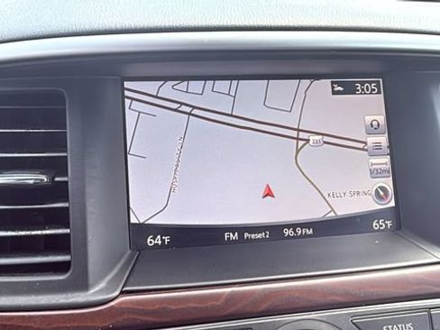 Used 2019 Nissan Pathfinder Platinum FWD image 18