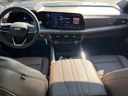 Used 2025 Chevrolet Tahoe High Country RWD image 17