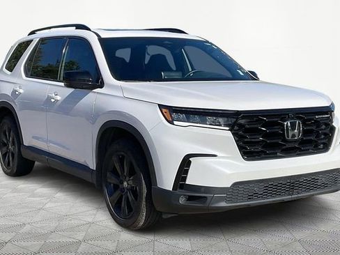 Used 2025 Honda Pilot Black Edition image 1