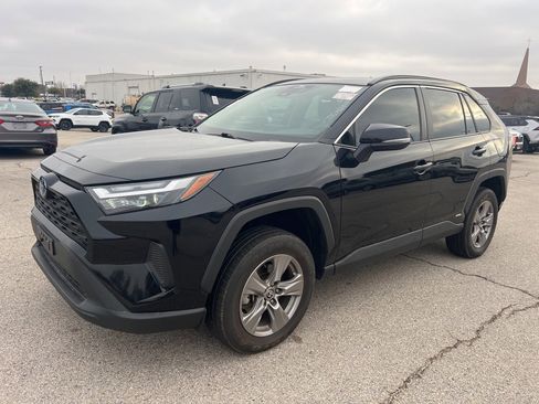 Used 2024 Toyota RAV4 XLE image 1