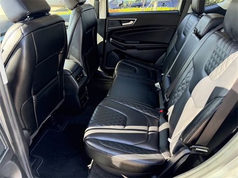 Used 2024 Ford Edge Titanium image 22