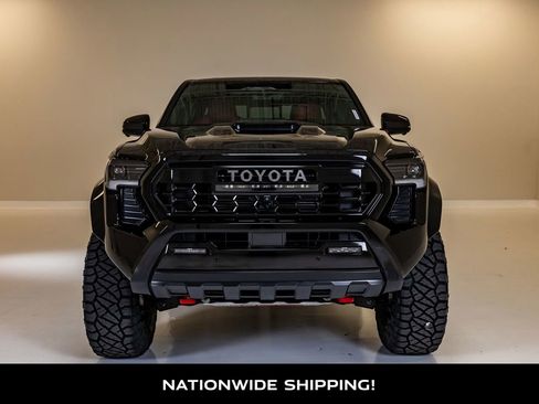 Used 2025 Toyota Tacoma TRD Pro AWD/4WD image 4
