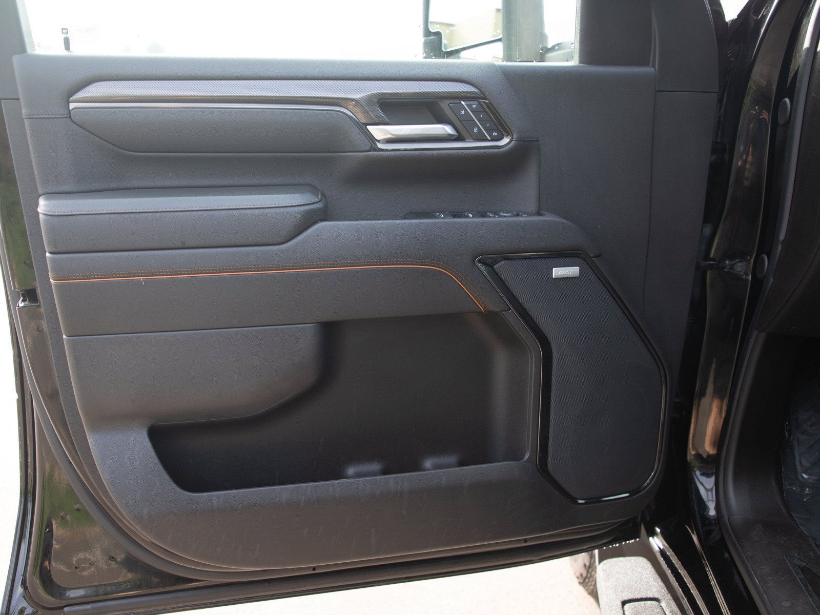 Used 2024 GMC Sierra 2500 AT4 w/ Technology Package AWD/4WD image 23