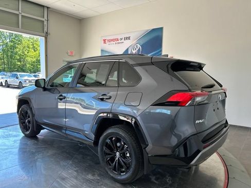 Used 2023 Toyota RAV4 SE w/ Convenience Package AWD/4WD image 4