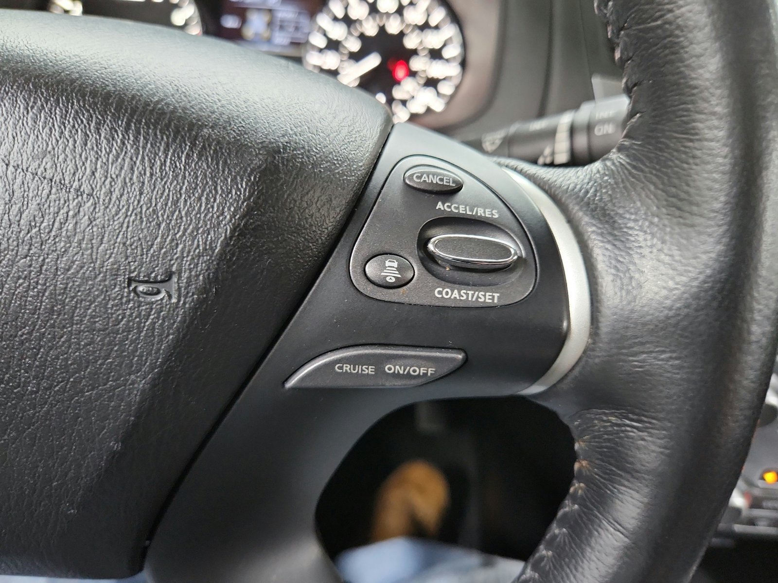 Used 2019 Nissan Pathfinder SL AWD/4WD image 52
