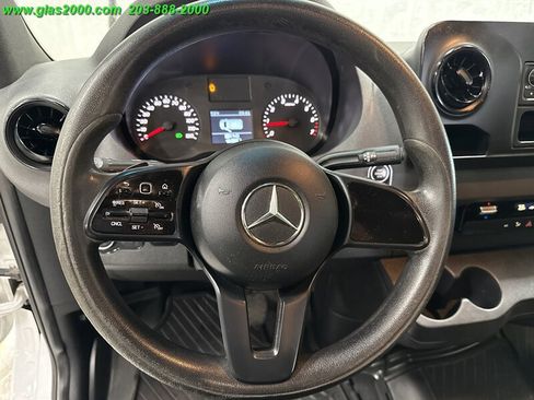 Used 2020 Mercedes-Benz Sprinter 2500 image 3