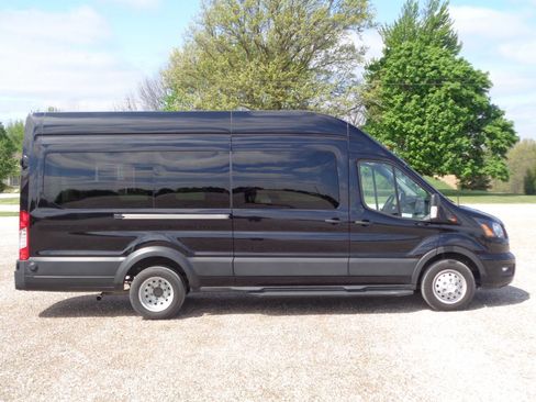 Used 2024 Ford Transit 350 XLT RWD image 5
