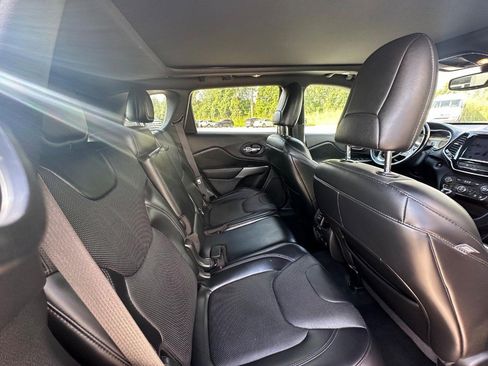 Used 2020 Jeep Cherokee High Altitude AWD/4WD image 16