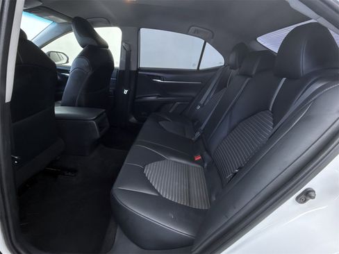Used 2020 Toyota Camry SE image 37
