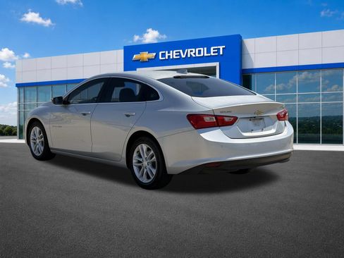 Used 2018 Chevrolet Malibu LT w/ Driver Confidence Package FWD image 5