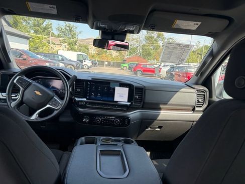 Used 2024 Chevrolet Silverado 1500 LT AWD/4WD image 27