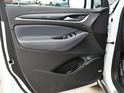 Used 2024 Buick Enclave Premium image 13