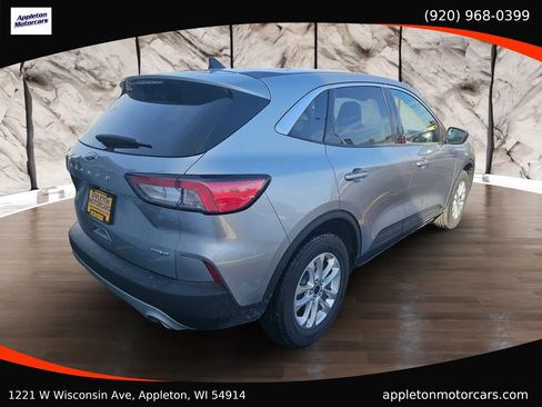 Used 2022 Ford Escape SE image 7