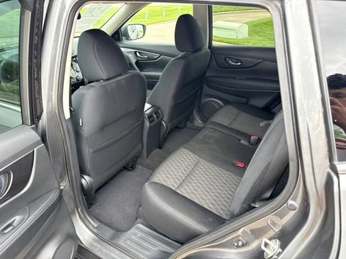 Used 2019 Nissan Rogue S w/ Special Edition Package FWD image 22