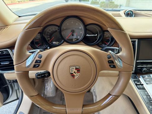 Used 2010 Porsche Panamera S RWD image 22